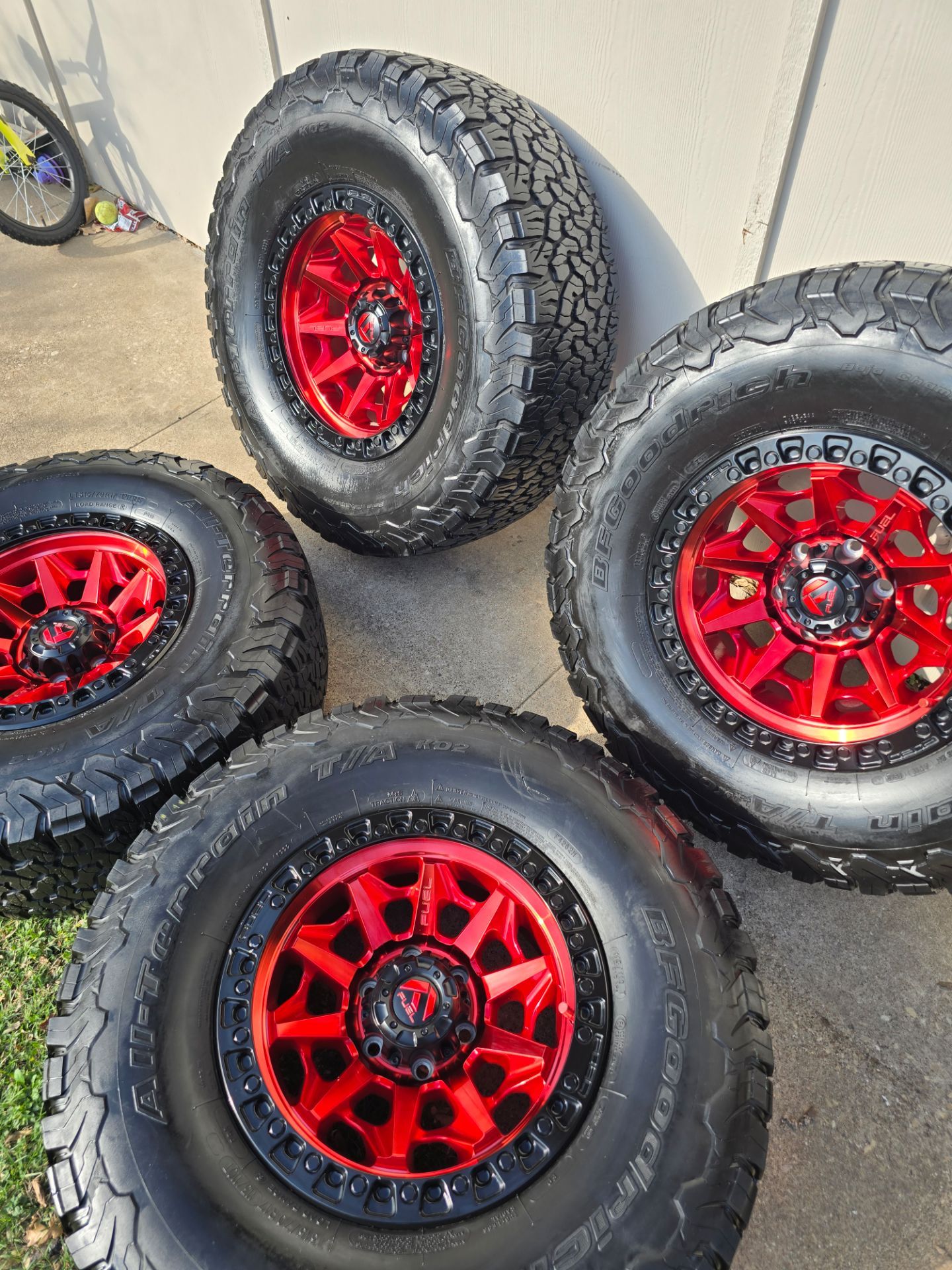 Set wheels 17" take off ford raptor like neww rims