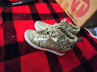 Guess Women Size 8 Shoes 