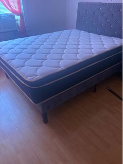 Queen size mattress like new