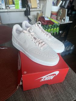 Nike Women’s Court Vision Low Shoes