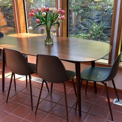 Dining Table And 4 Chairs 