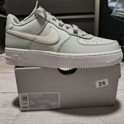 Nike Air Force 1 Big Kids' (GS)...SIZE 5Y