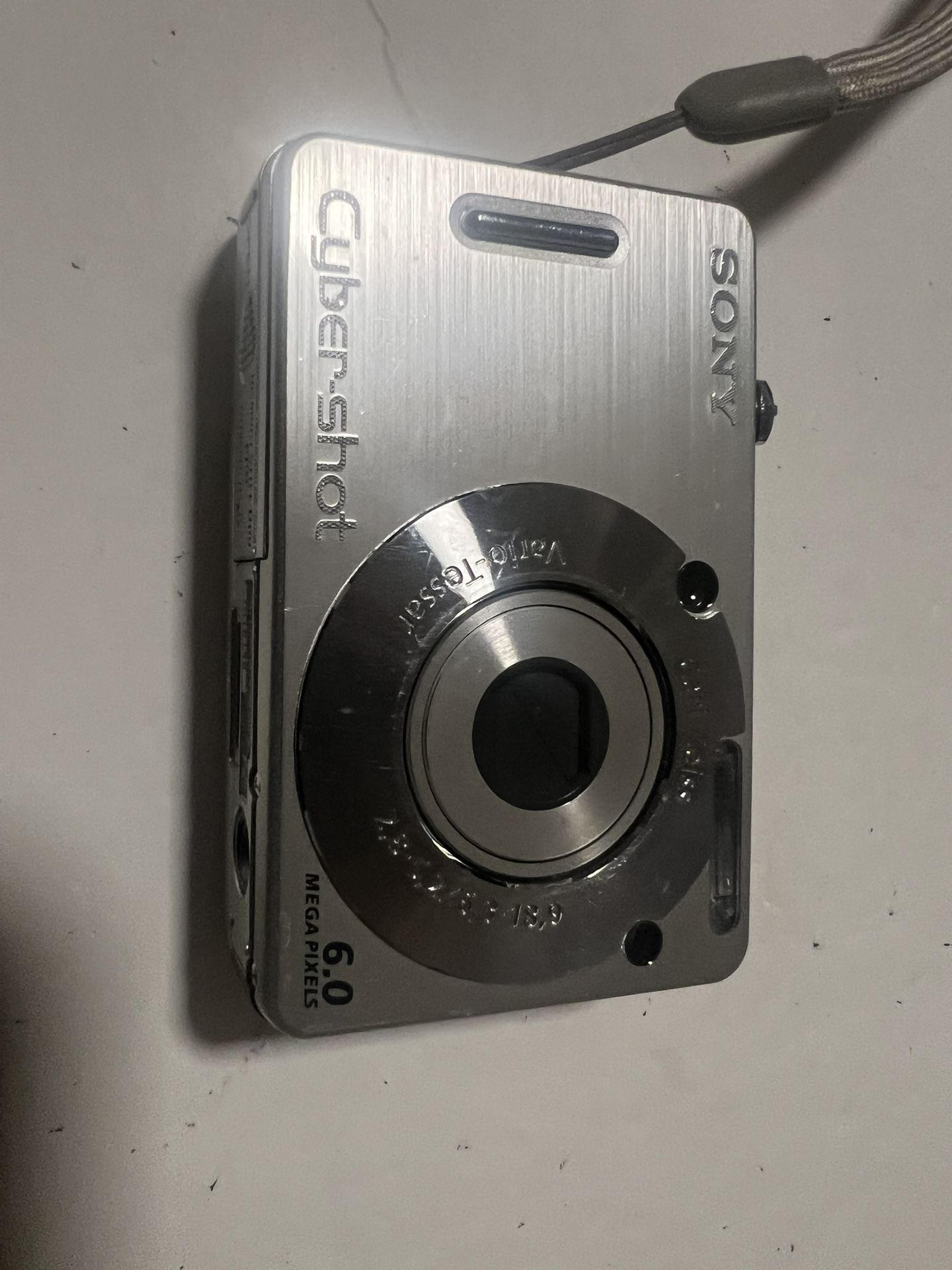 Sony Cybershot DSCW50 6MP Digital Camera with 3x Optical Zoom