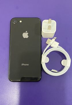 Factory unlocked apple iphone 8, store warranty
