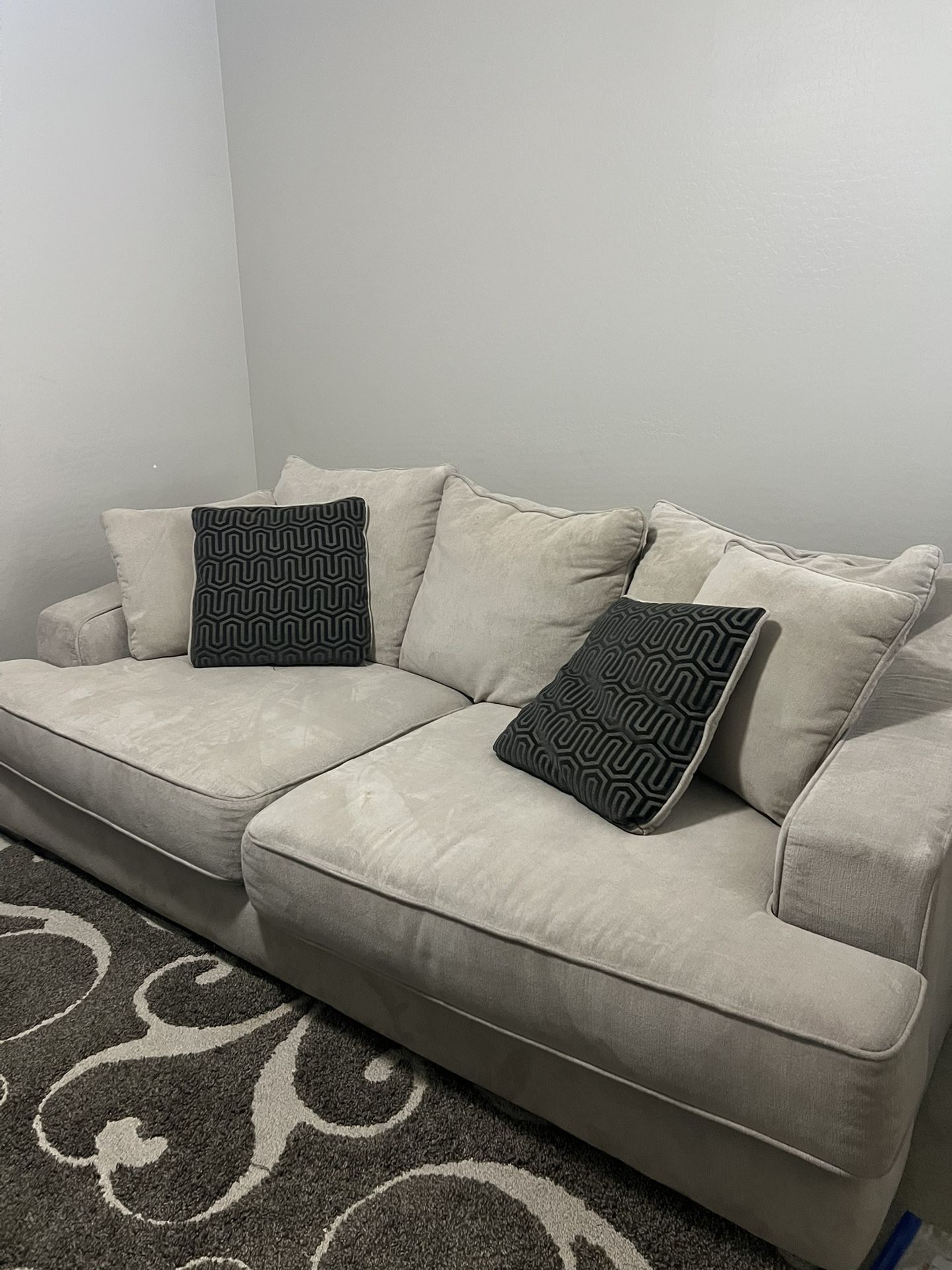 Beautiful oversized light beige couch in excellent, gently used condition.