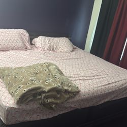 Queen Size Bed Frame Include 