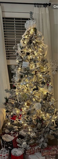 7 ft Flocked Prelit Christmas Tree