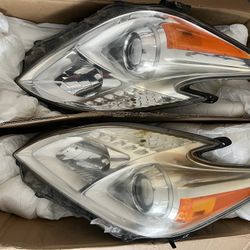 Pair OEM Prius Headlight Assembly for Gen?3