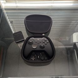 Xbox Elite Series 2 Controller w/ Case & Accessories – Great Condition