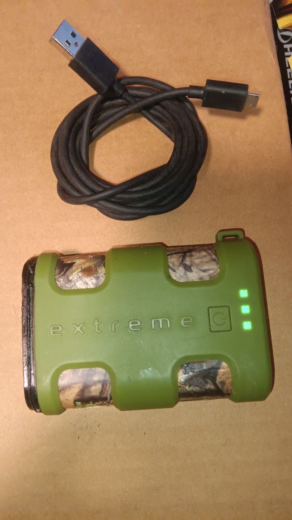 RARE! Tzumi Pocket Juice PORTABLE CHARGER! Mossy Oak Country Edition!