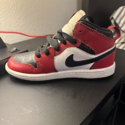 Nike Air Jordan 1 Mid GS