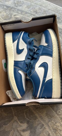 Size 7y Jordan 1 Low