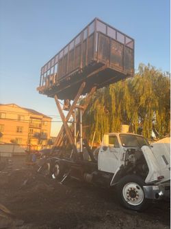 Roofer s dump truck