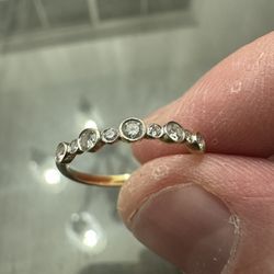 Solid 18k Yellow Gold Moissanite Women’s Wedding Band Beautiful Size 6