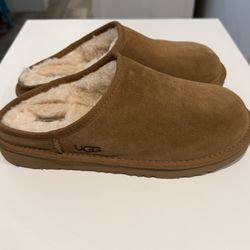 UGG Slippers - Big Kids Size 5 New