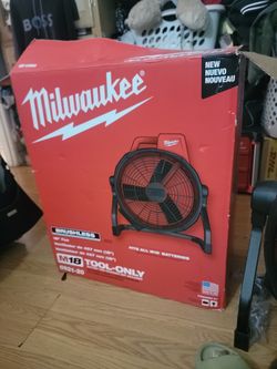 Milwaukee Fan 18 "