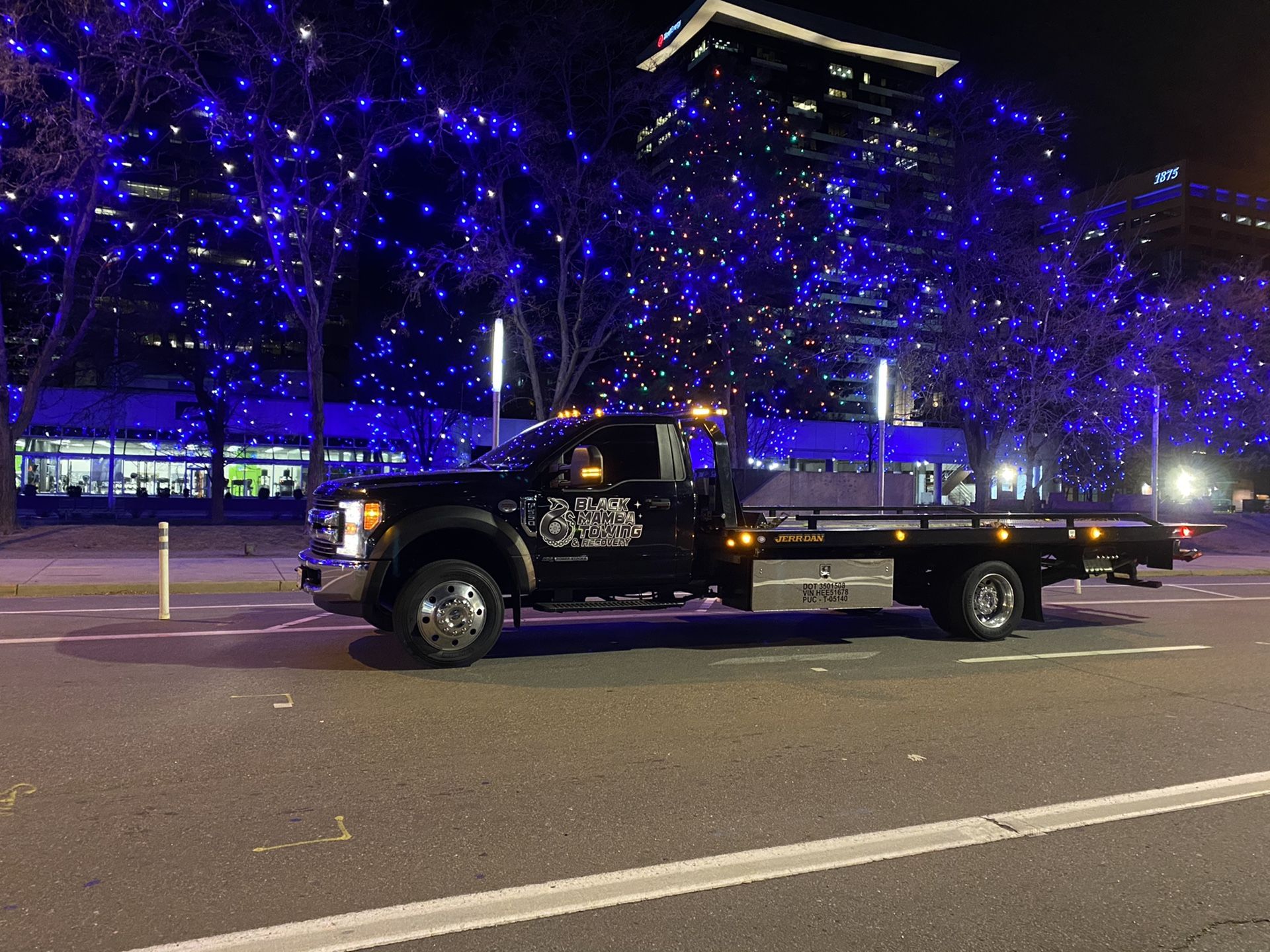 Flatbed tow truck