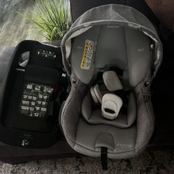 Maxi Cosi Car Seat, Base And adapter 
