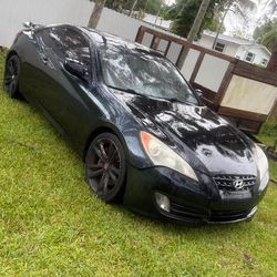 2010 Hyundai Genesis Coupe 2.0T 2D