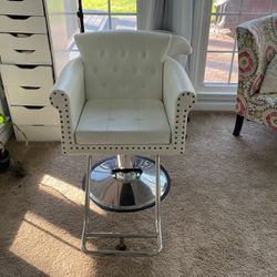 Luxury White Stylist chair  Thumbnail