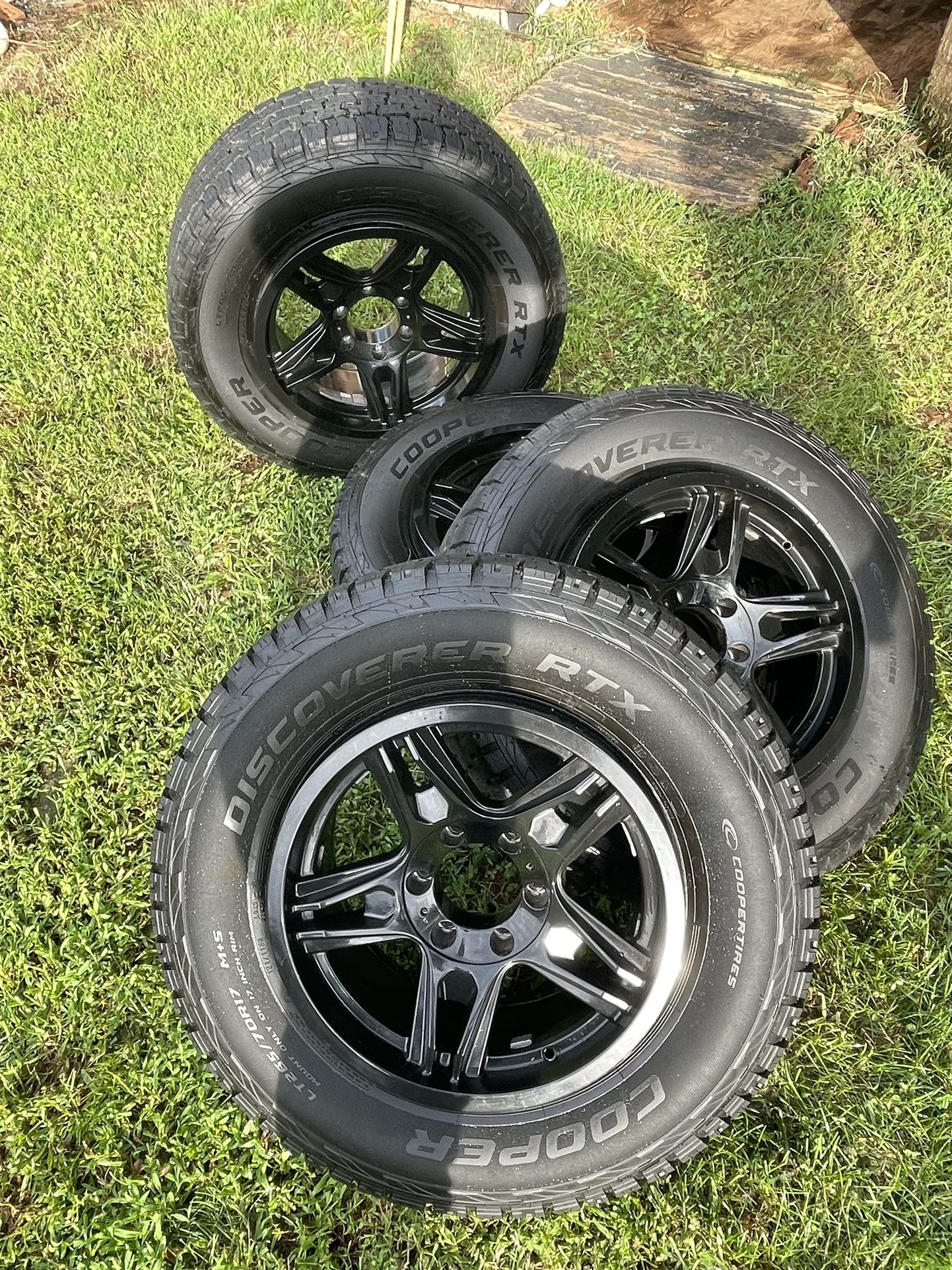 Tire And Wheels 265/70/17 for Sale in Statesville, NC OfferUp