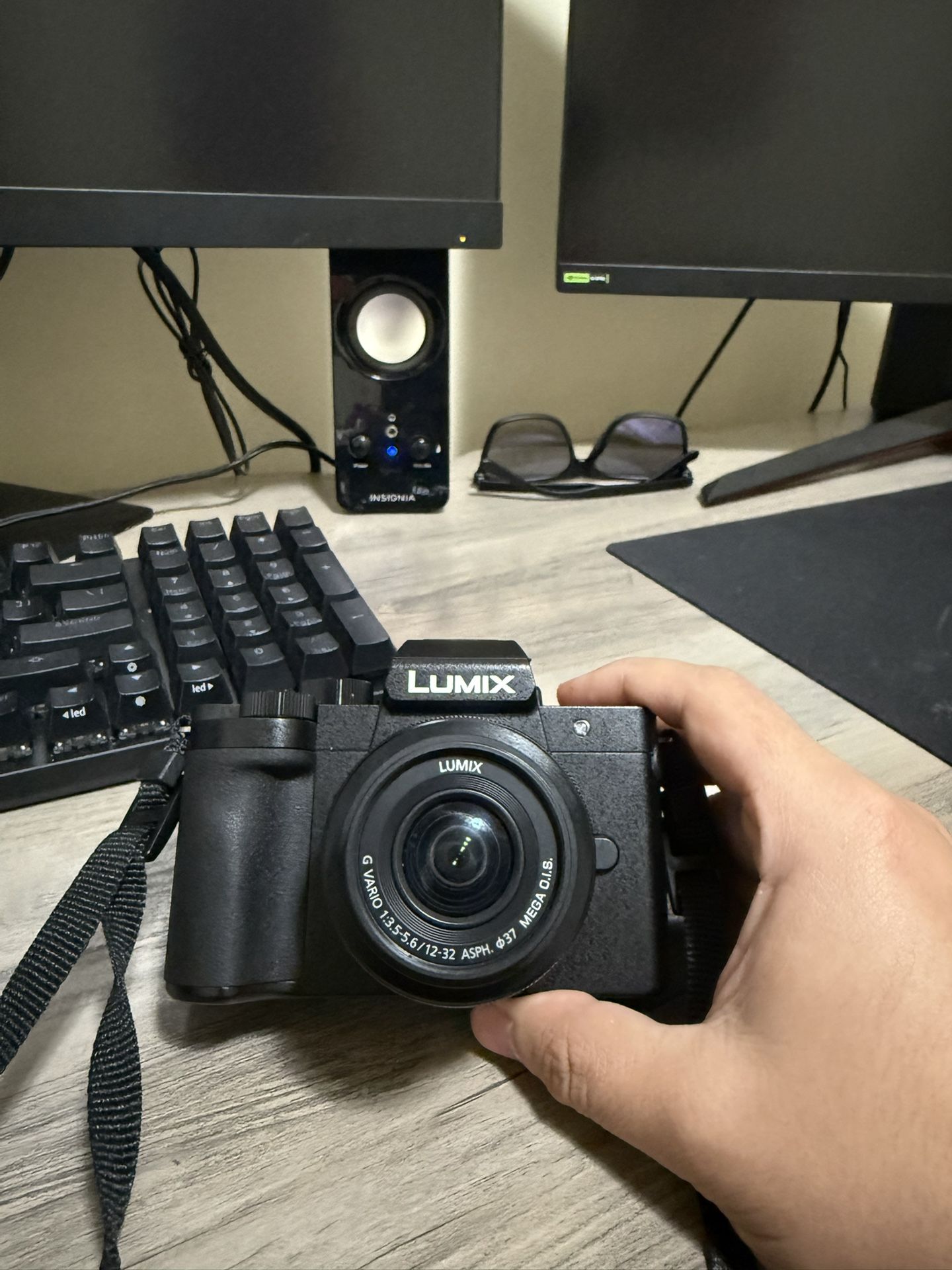 LUMIX G100D