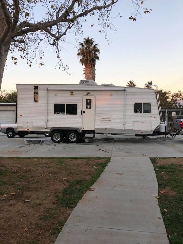 25 ft Toy hauler 2007 Sleeps 6