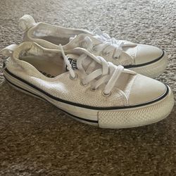Converse (Women Size 7)