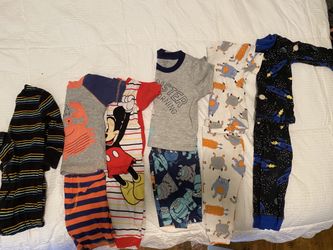 Baby boy clothing lot 12 MONTHS