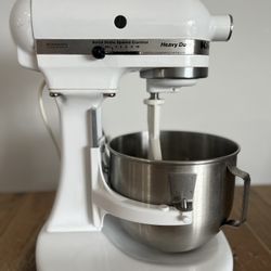 KitchenAid Heavy Duty Lift Stand Mixer Model K5SS & Attachment