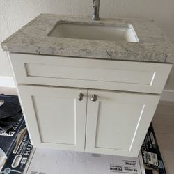 Bathroom Vanity 31x22