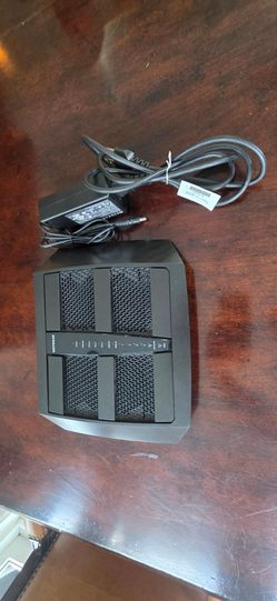 Netgear Nighthawk X6 (Model R8000) AC3200 tri-band Wi-Fi router