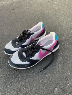 Nike US 10 Gray Black Pink Retro Runner Sneakers Low Top Casual 324857-051