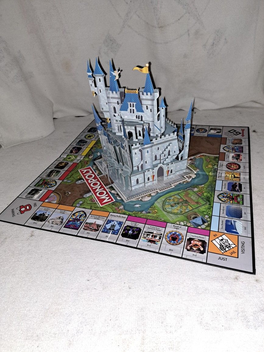 Monopoly Disney Theme Park Pop Up Castle Edition Board Game In Brand New Excellent Condition (Is Complete Nothing Missing)