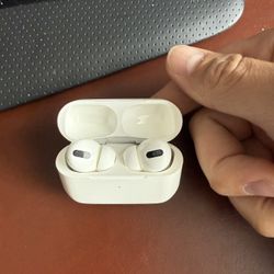 Apple AirPod Pro First Gen