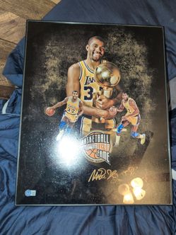 Magic Johnson Autograph 16x20 Photo