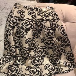 Jenn midi full skirt with pockets in gold and black floral in size S