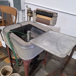 Antique Maytag Wringer-type Washing Machine 1920s_1930s