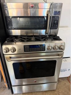 G E  Gas Range and Microwave combo