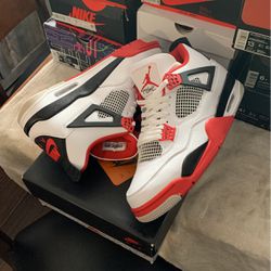 Jordan 4 ‘Fire red’ Size 12 