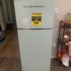 Frigidaire Mini Fridge 