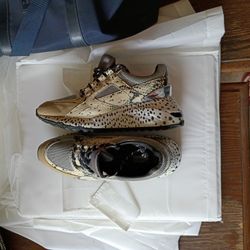 Women's Size Eight In A Half Steve Madden Sneakers