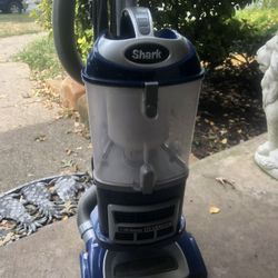 Shark Lift Off Vacuum Cleaner Excellent