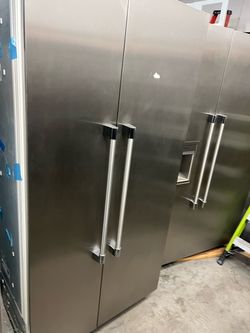 Thermador 42”Stainless Steel French Door Refrigerator with Ice Dispenser