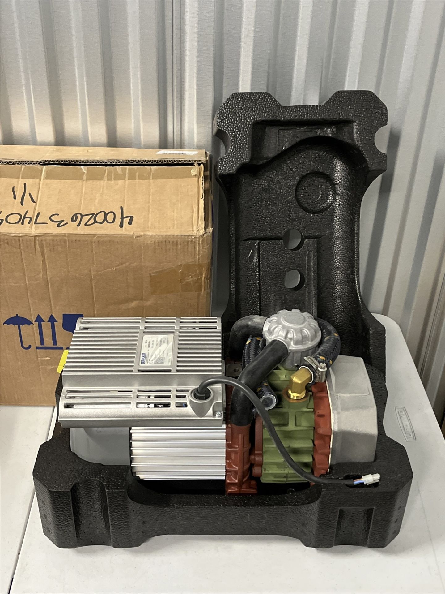 Becker VT4 16/0 86 Rotary Vane Vacuum Pump 200/200 mbar Made in Germany 2019