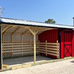 10x20 Run-in She’s With Tackroom | Horse Barn