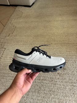 On cloud men’s wolf black cloudflyers 5 size 12.5