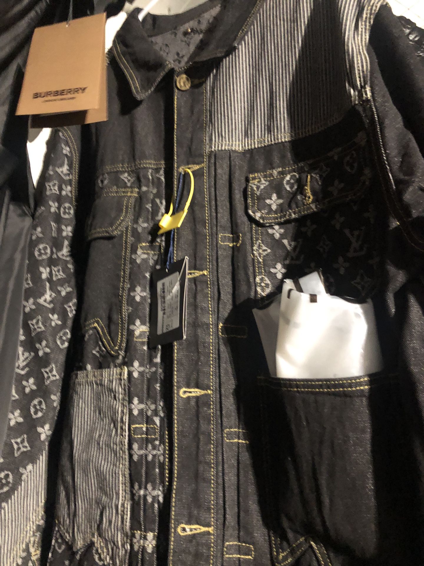 Black Jean Jacket. S,m,l,xl