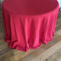 Quantity of 10 red tablecloths 118 inch