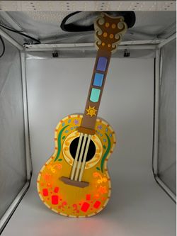 Disney Store Interactive Musical light up Guitar Rapunzel Tangled, TESTED, WORKS.